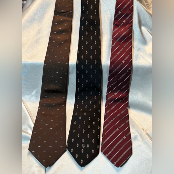 Dior Other - EUC Christian Dior Monsieur VINTAGE Neckties 100% Italian Silk Tie-sold as Set